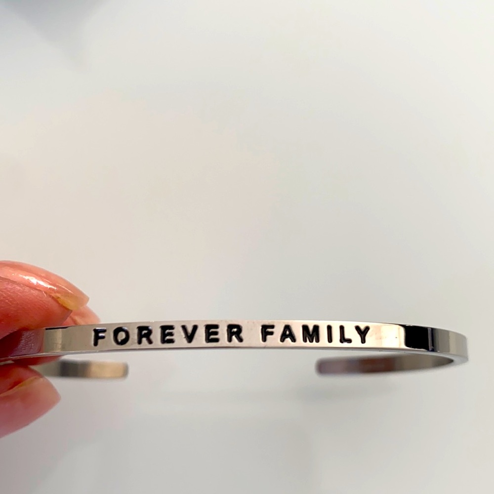 Mantra band forever family